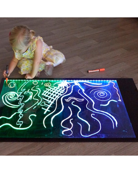 A1-Sized Light-Up Board with 7 Colours and 6 Markers