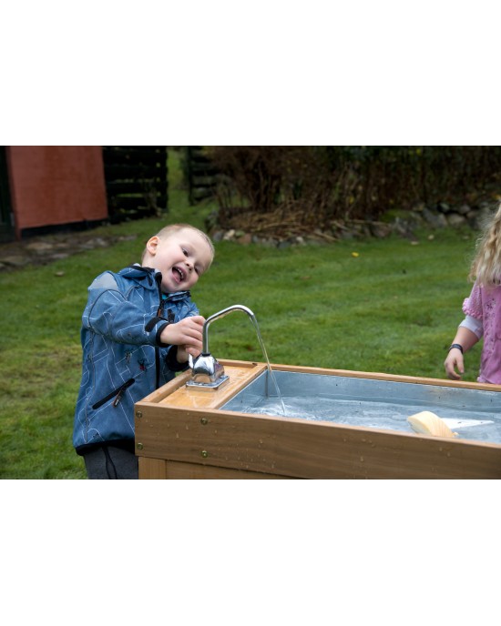 New Water and Sand Table with Pump